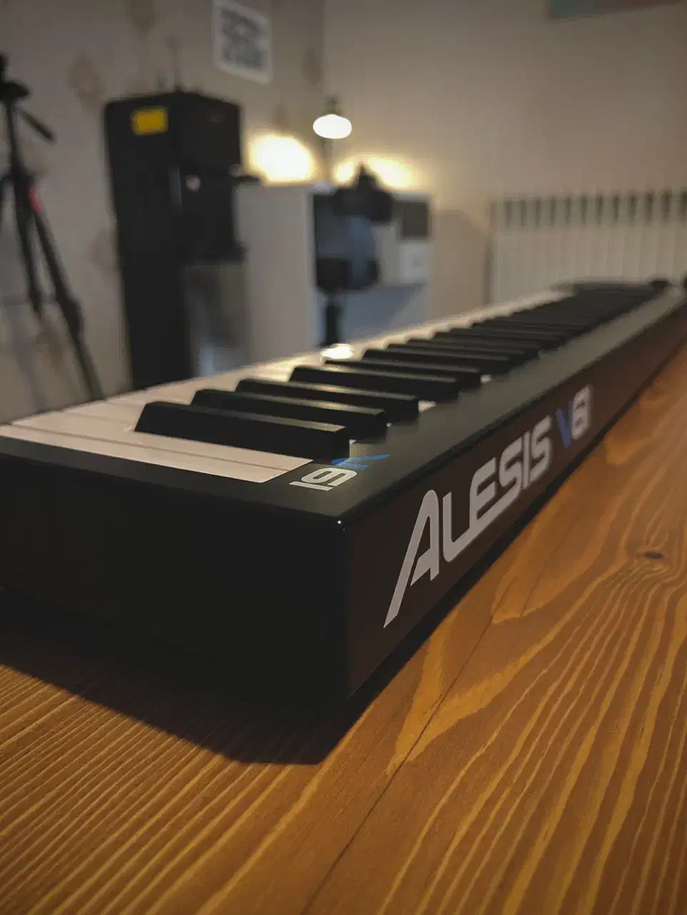 میدی کنترلر حرفه‌ای با ۶۱ کلاویه فول سایز|پیانو، کیبورد، آکاردئون|رشت, گلسار|دیوار