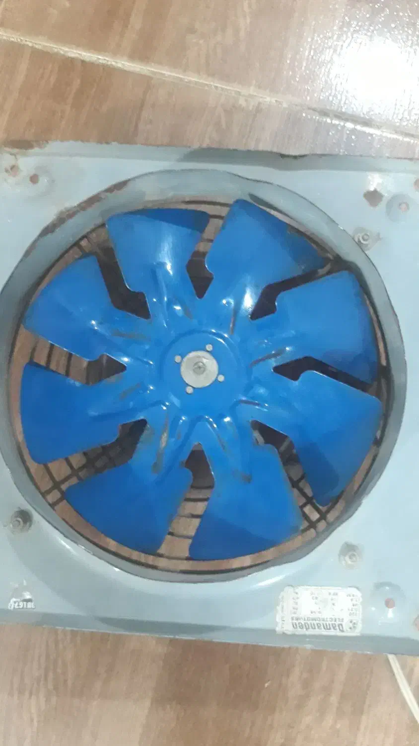 فن یا هواکش|پنکه و تصفیهکنندهٔ هوا|زبرخان, |دیوار