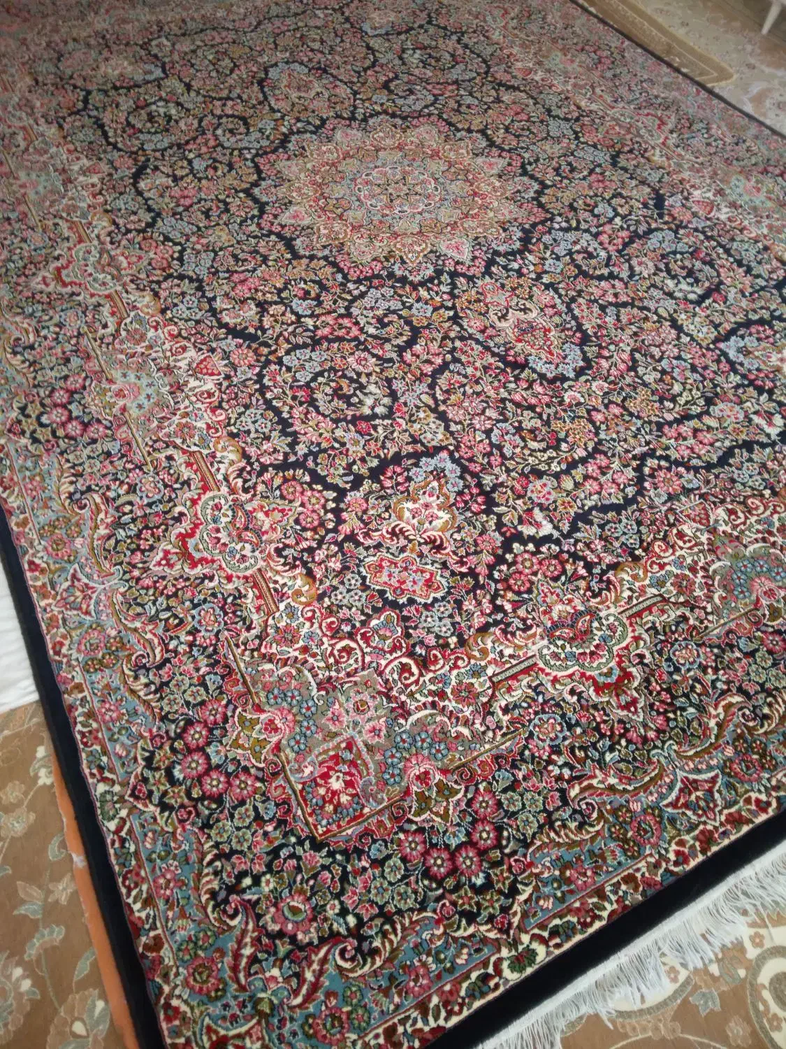 یک جفت فرش ۹ متری|فرش|سبزوار, شرق کال جنوبی (شمس آبادی)|دیوار