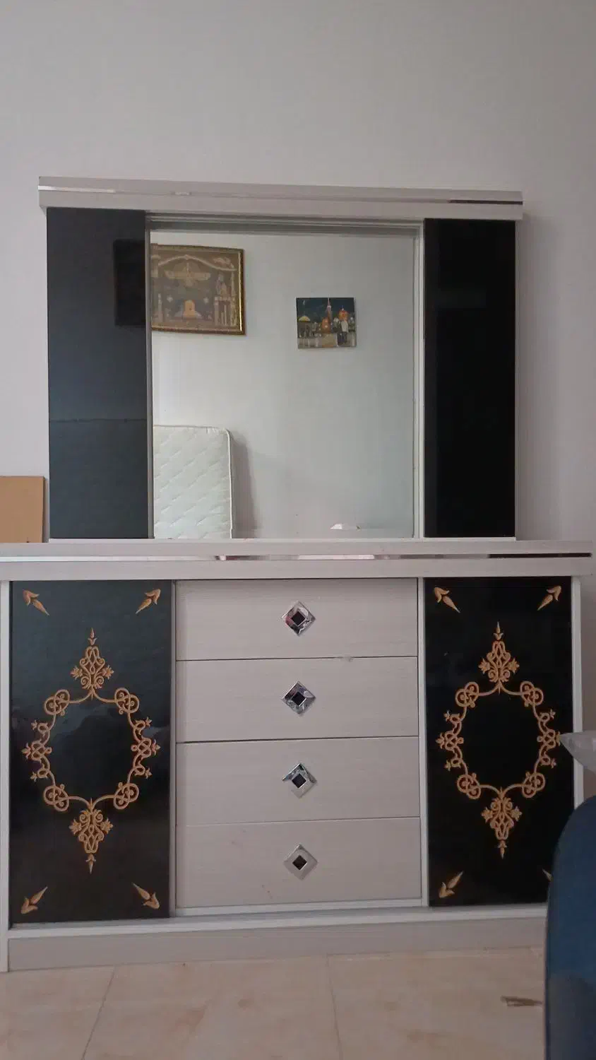 سرویس خواب|تخت و سرویس خواب|تفت, |دیوار