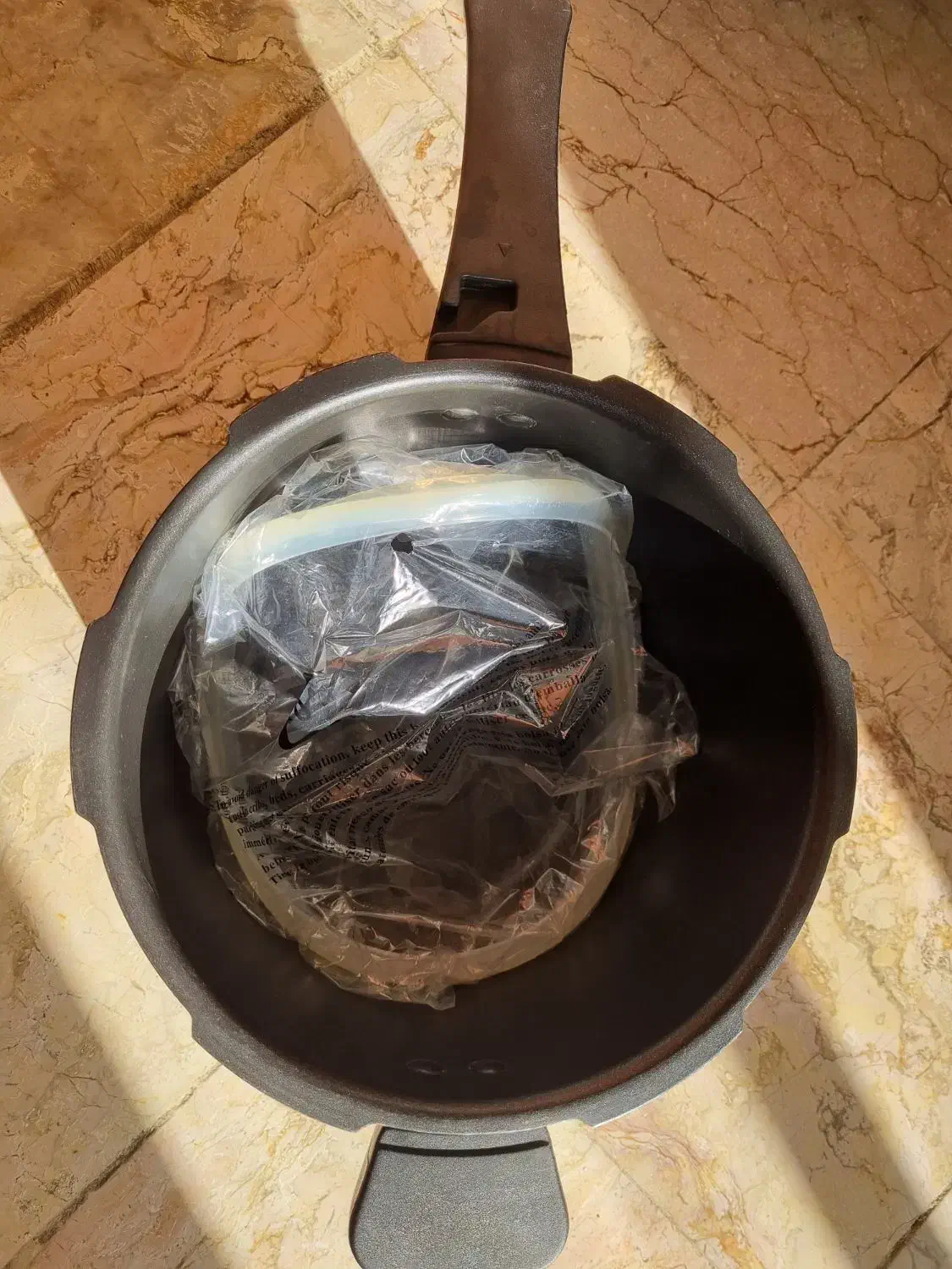 زود پز مارک ارشیا آلمانی، قدیمیه تو بازار نیست.|ظروف پخت‌وپز|کرج, عظیمیه|دیوار