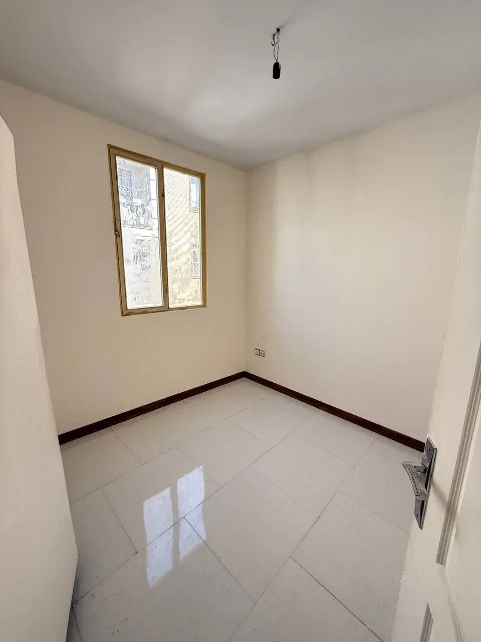 ۵۳ متر / ارغوان ۱۰ قبل تقاطع/سالن پرده خور/|اجارهٔ آپارتمان|اندیشه, اندیشه فاز ۱|دیوار