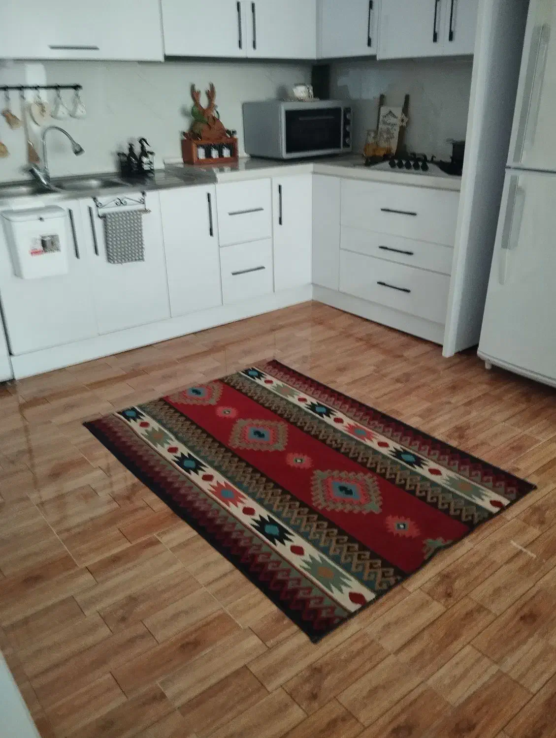 فرش آشپزخونه سنتی قرمز|فرش|میانه, |دیوار