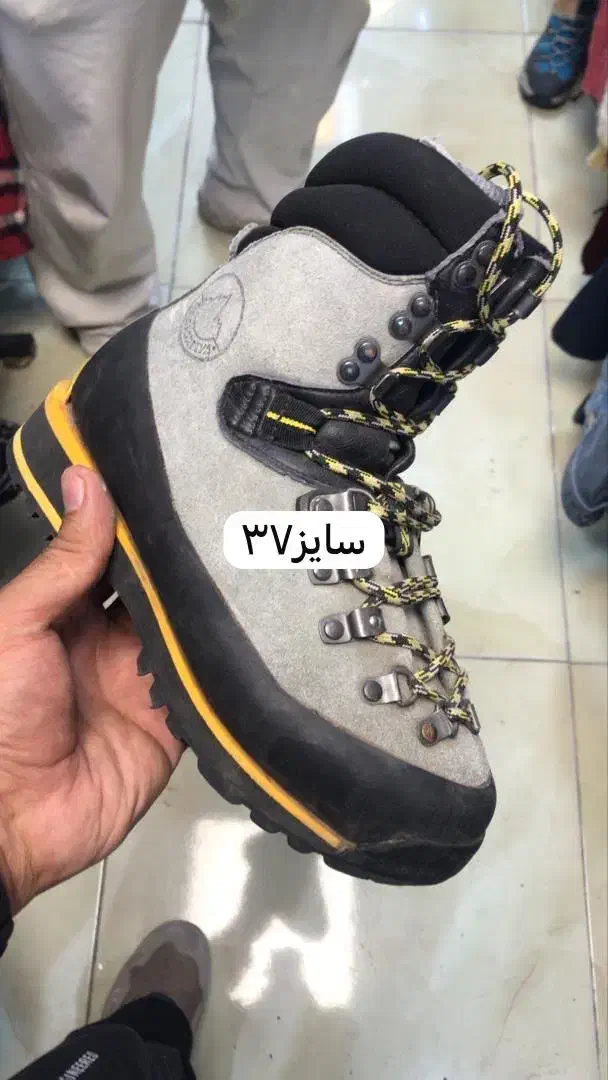 تعدادی کفش های کوهنوردی|کوهنوردی و کمپینگ|کرج, گوهردشت|دیوار