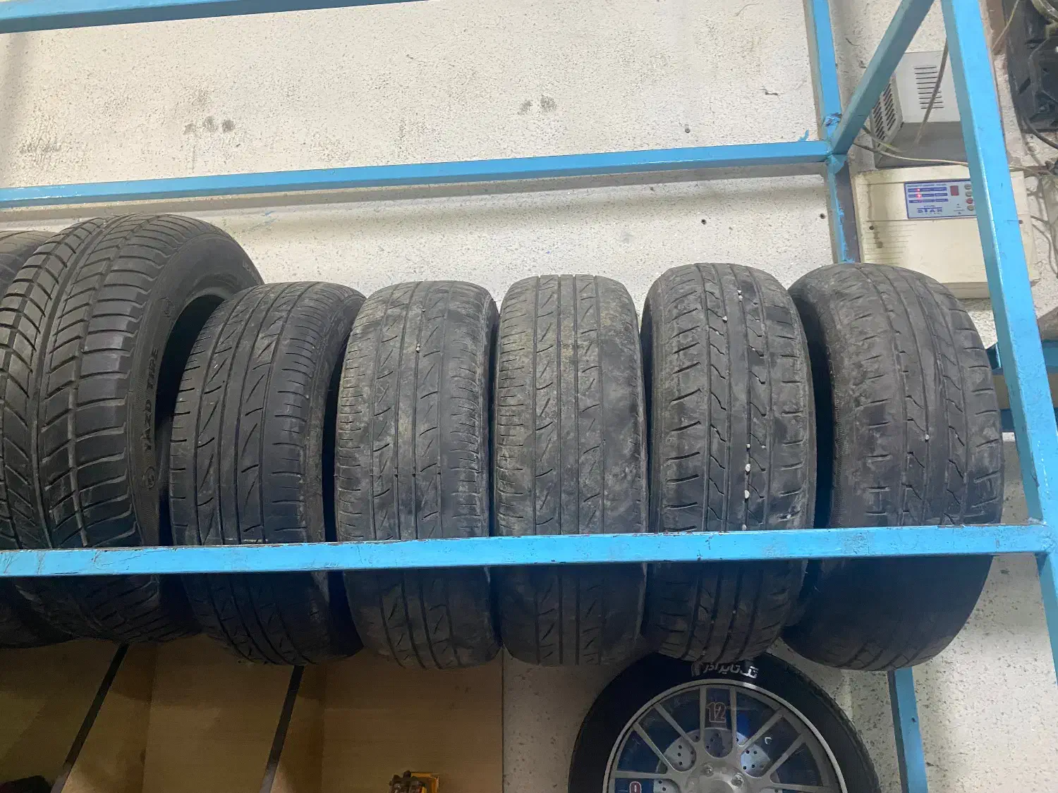 لاستیک دسته دوم|قطعات یدکی و لوازم جانبی|رشت, آتشگاه|دیوار