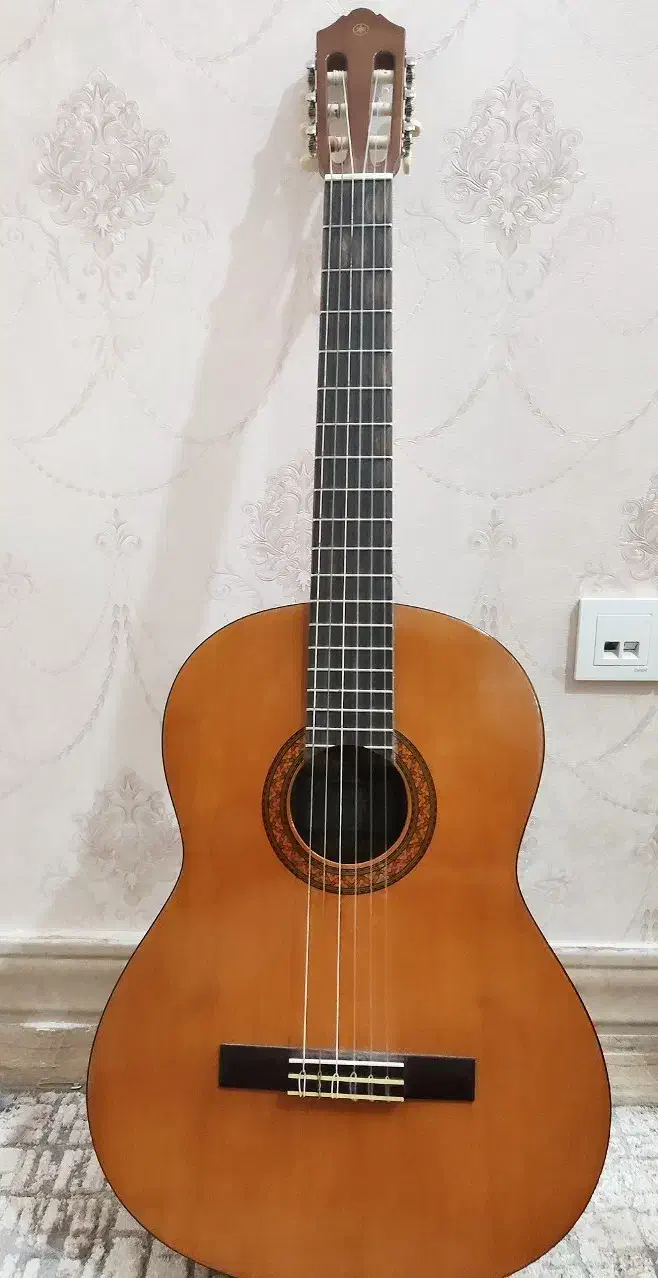 گیتار یاماهاc40 اصل اندونزی|گیتار، بیس، امپلیفایر|خرمآباد, |دیوار