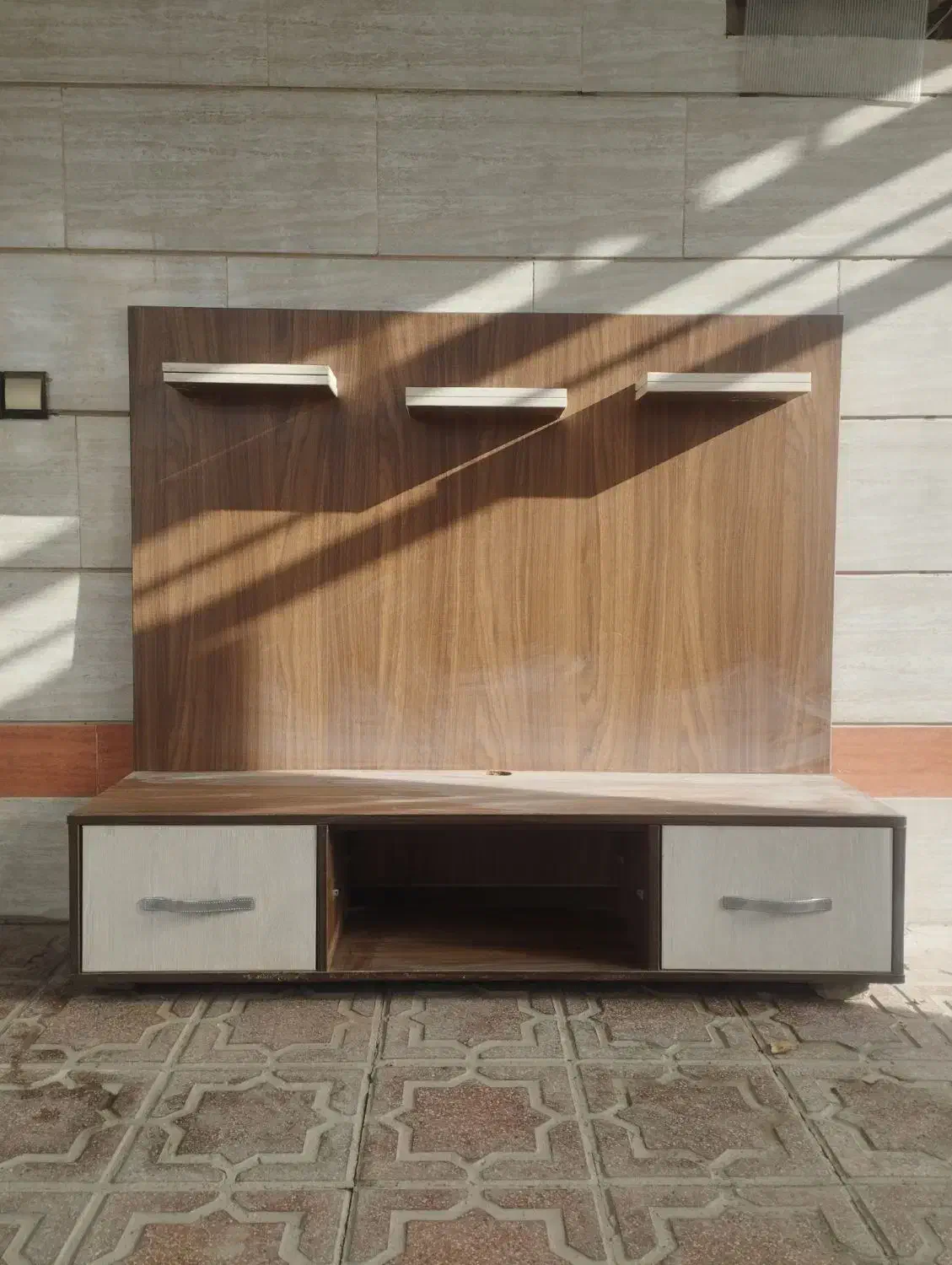 تی وی روم ام دی اف|میز تلویزیون|شاهینشهر, نبوت|دیوار