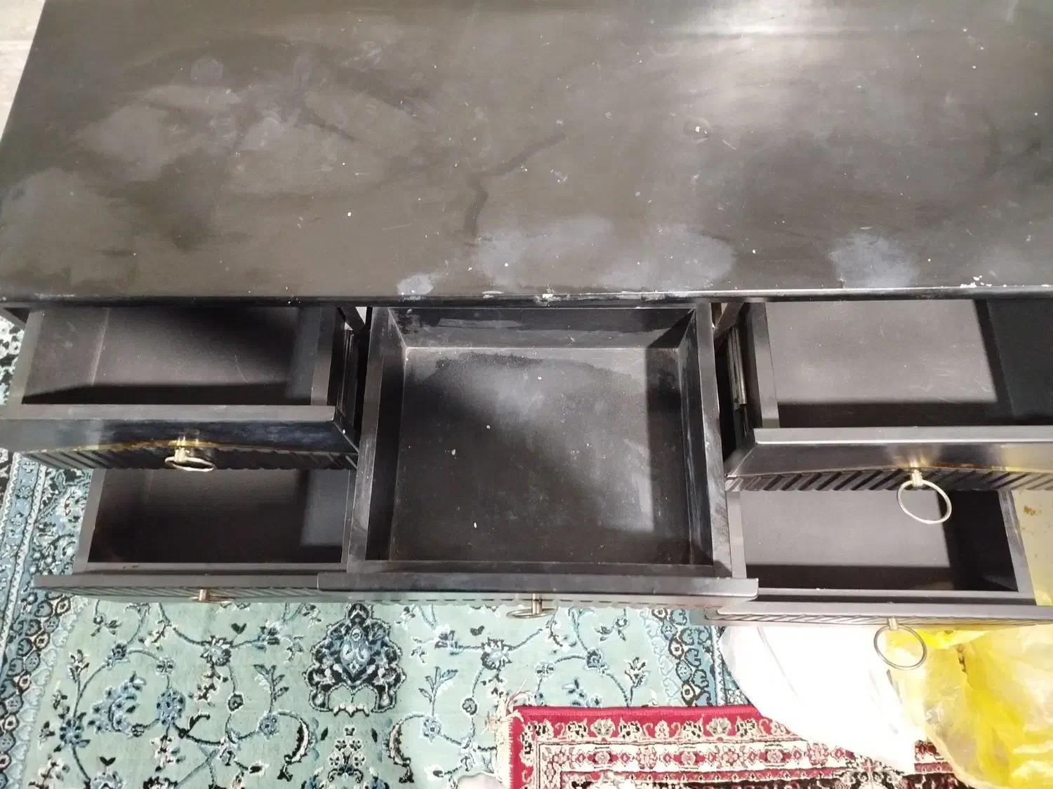 میز آرایش|آرایشگاه و سالن‌های زیبایی|سنگر, |دیوار