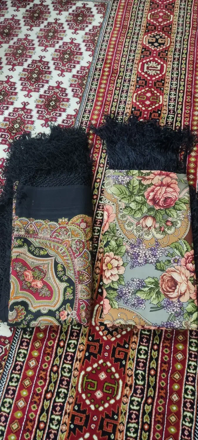 فرش چارقد قدیمی|لباس|سیمین شهر, |دیوار