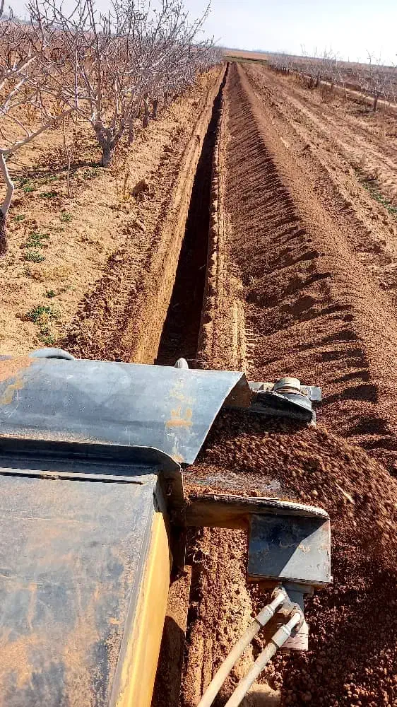 ترنچر کانال کن ، چالکود کود زیرسطحی ، بیل مکانیکی|خدمات باغبانی و درختکاری|یزد, |دیوار