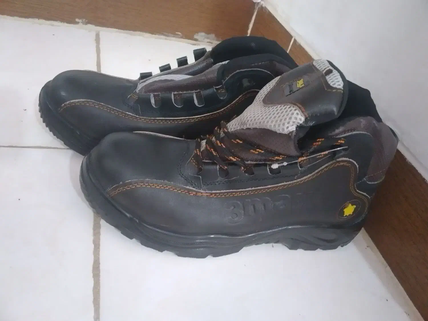 کفش کار و سر هوا برش|کیف، کفش، کمربند|کرمان, |دیوار