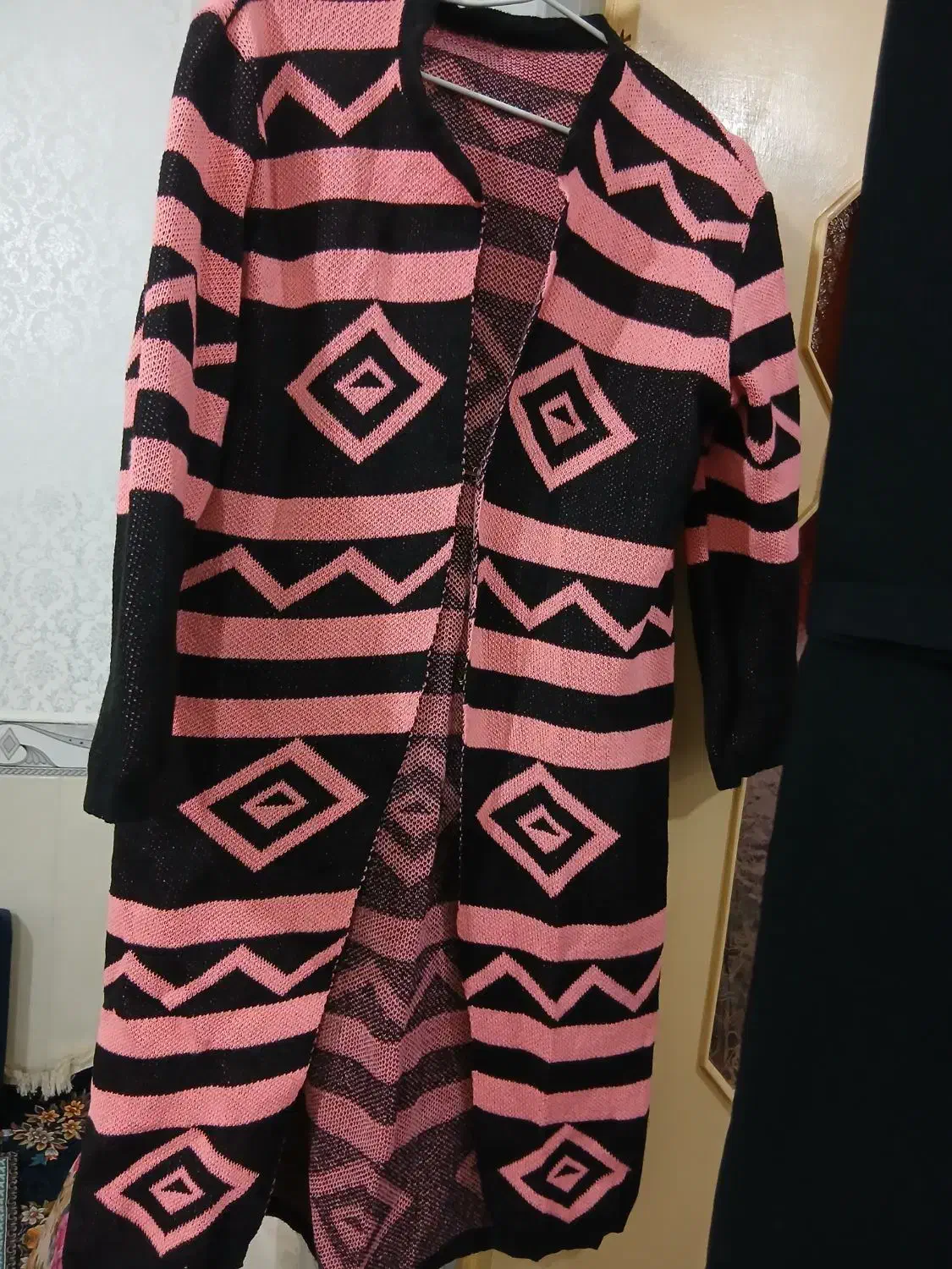 یک عدد بافت|لباس|تویسرکان, |دیوار