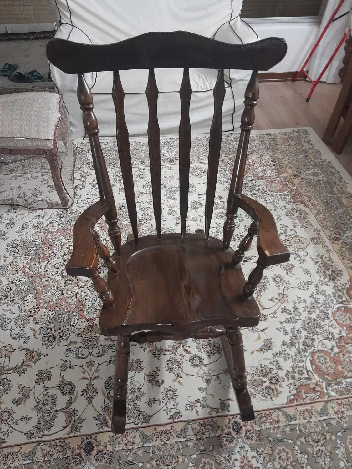 صندلی|صندلی و نیمکت|اصفهان, سرتاوه|دیوار