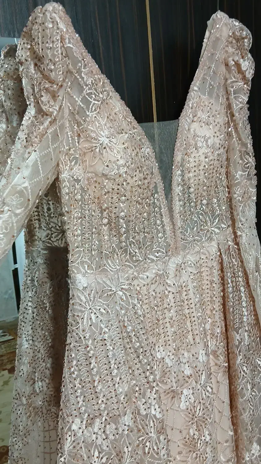 لباس مجلسی|لباس|پرند, فاز ۱|دیوار