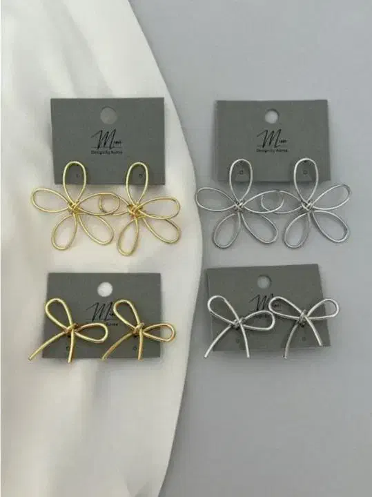 گوشواره گل و پاپیون|بدلیجات|اصفهان, نقش جهان|دیوار