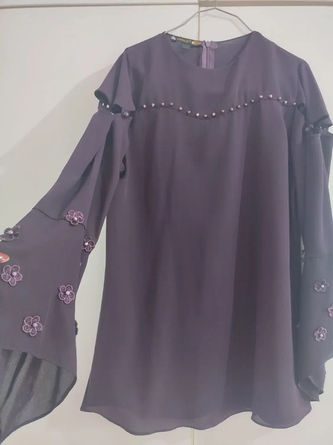 شومیز مجلسی|لباس|رشت, خرسندی|دیوار