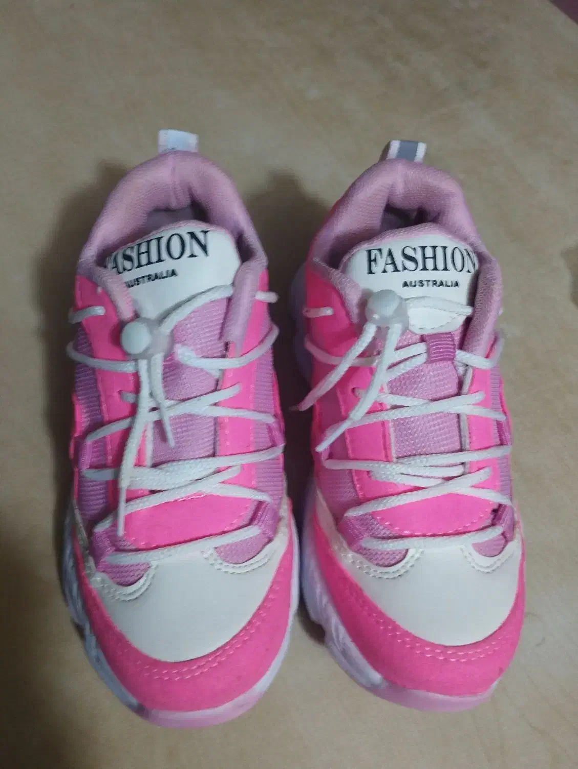 کفش خارجی نو|کفش و لباس بچه|قشم, |دیوار