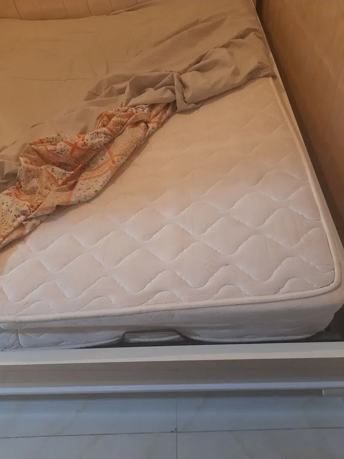 تشک دونفره فنری|تشک تختخواب|چهارباغ, |دیوار