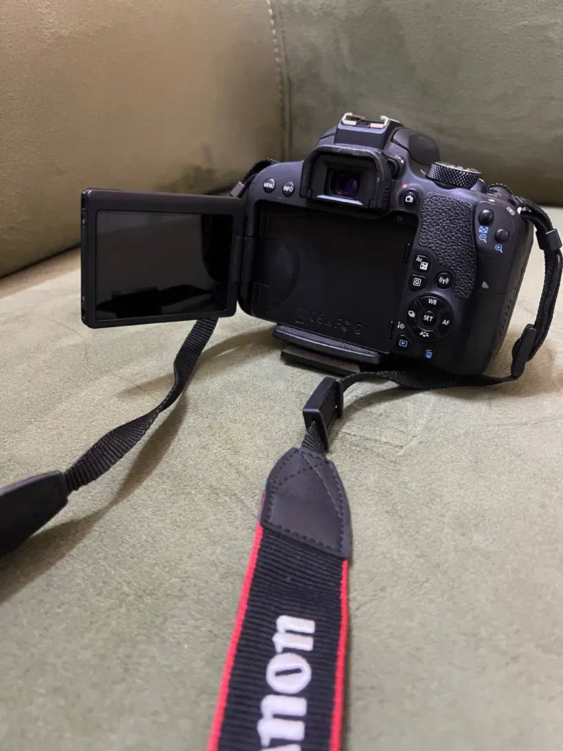 دوربین کنون ۸۰۰ دی|دوربین عکاسی و فیلم‌برداری|شاهرود, |دیوار