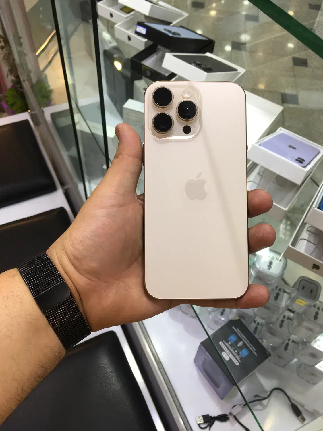 16 پرو مکس شرکتی|موبایل|رشت, چله خانه|دیوار