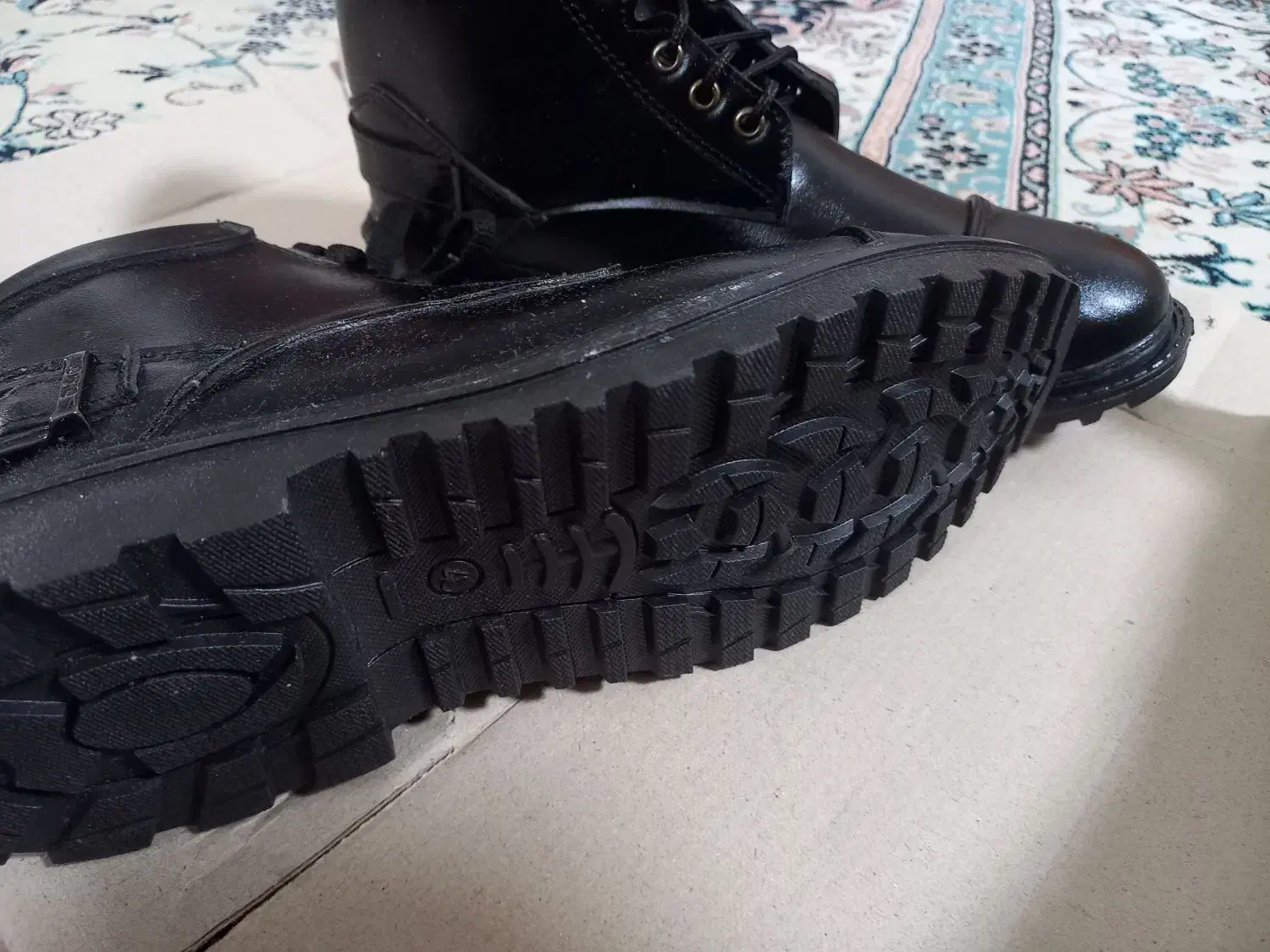 نیم بوت|کیف، کفش، کمربند|رودسر, |دیوار