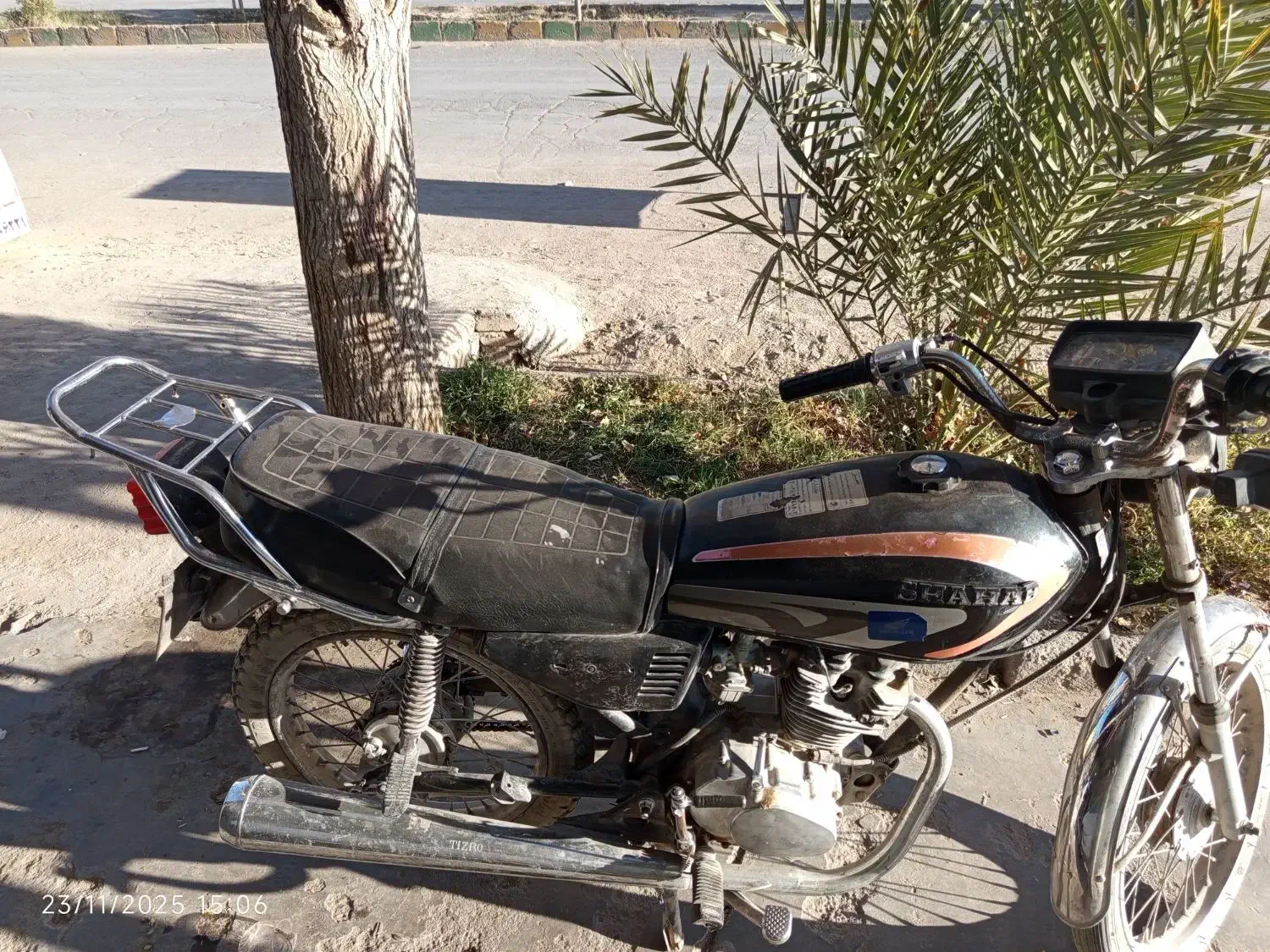 موتور|موتورسیکلت|خاش, |دیوار