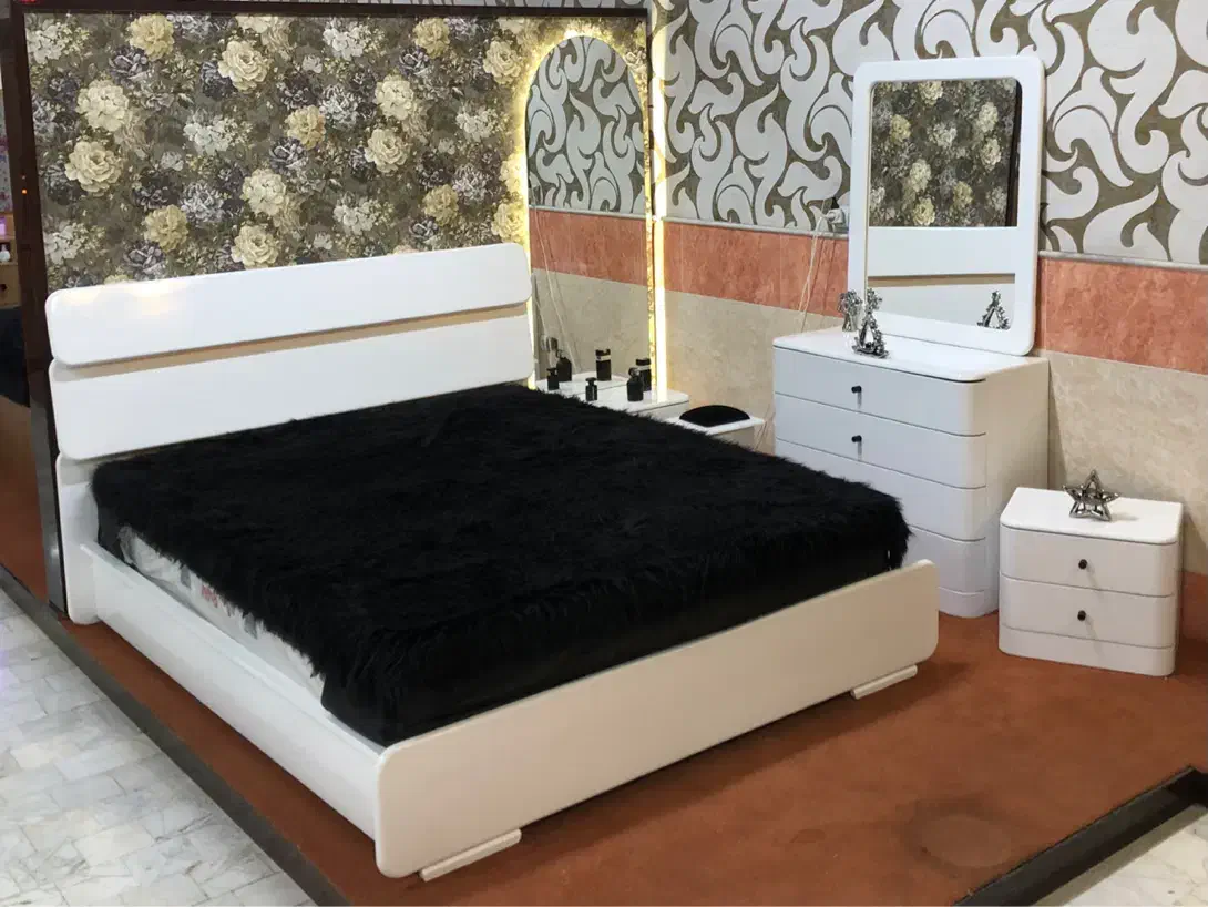 سرویس خواب کف نمایشگاهی ۱۰ تا۱۵ درصد آف واقعی|تخت و سرویس خواب|قم, شاه ابراهیم|دیوار