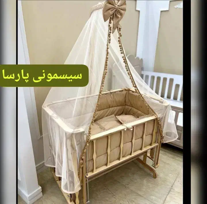 تخت کنار مادر چوبی (فروش ویژه)|تخت و صندلی بچه|تهران, عبدل‌آباد|دیوار