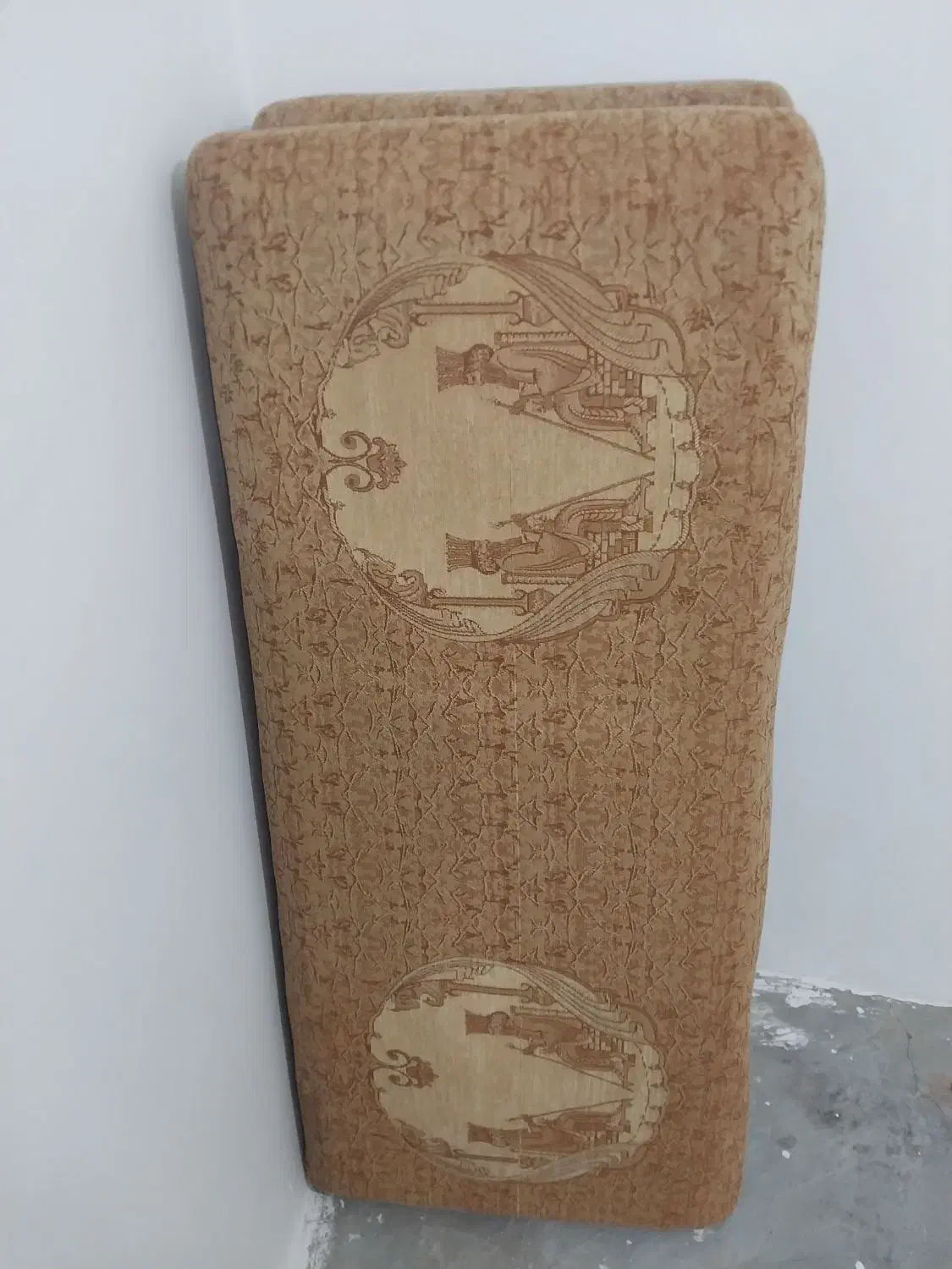 دو عددپشتی|پشتی|مسجد سلیمان, |دیوار