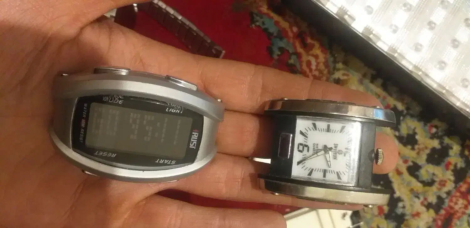 چند عدد ساعت قدیمی وجدید|ساعت|قدس, شهرقدس|دیوار