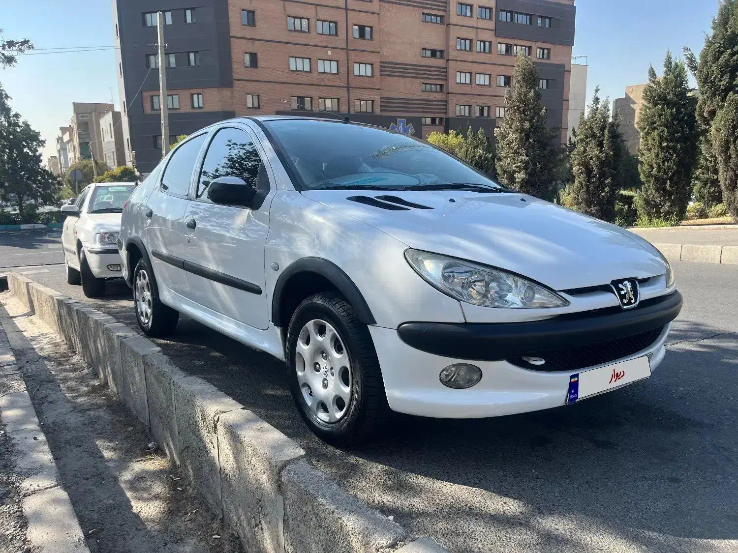 پژو ۲۰۶  مدل ۹۳|خودرو سواری و وانت|تهران, باغ فیض|دیوار