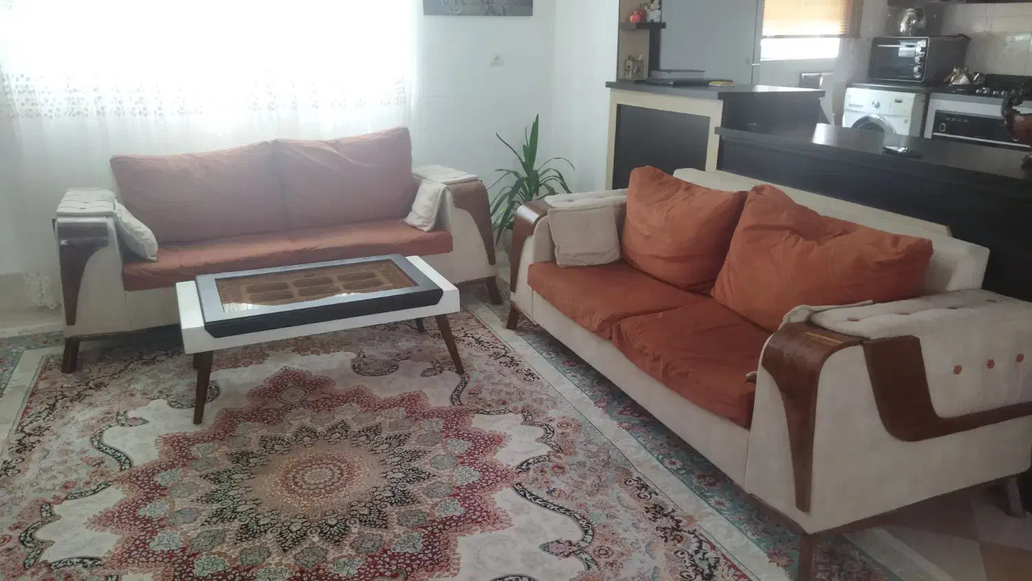 مبل ده نفره به همراه میز و سه عدد عسلی|مبلمان خانگی و میز عسلی|آشخانه, |دیوار