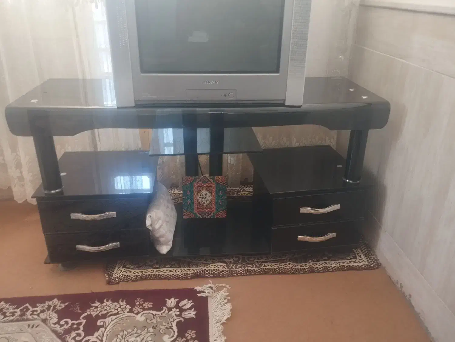 میزتلویزیون|میز تلویزیون|نیشابور, قلعه نو|دیوار