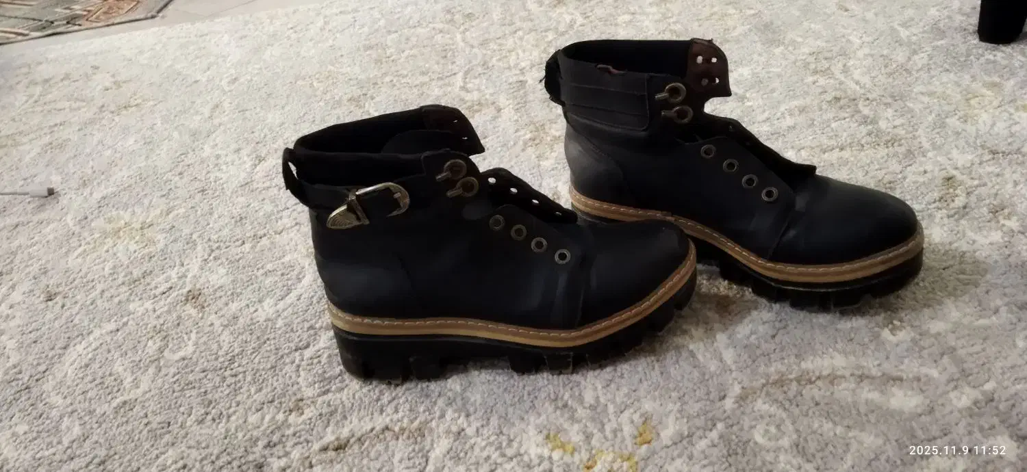 کفش نیم پوت در حد نو بدون هیچ زدگی 300هزار|کیف، کفش، کمربند|صفادشت, |دیوار