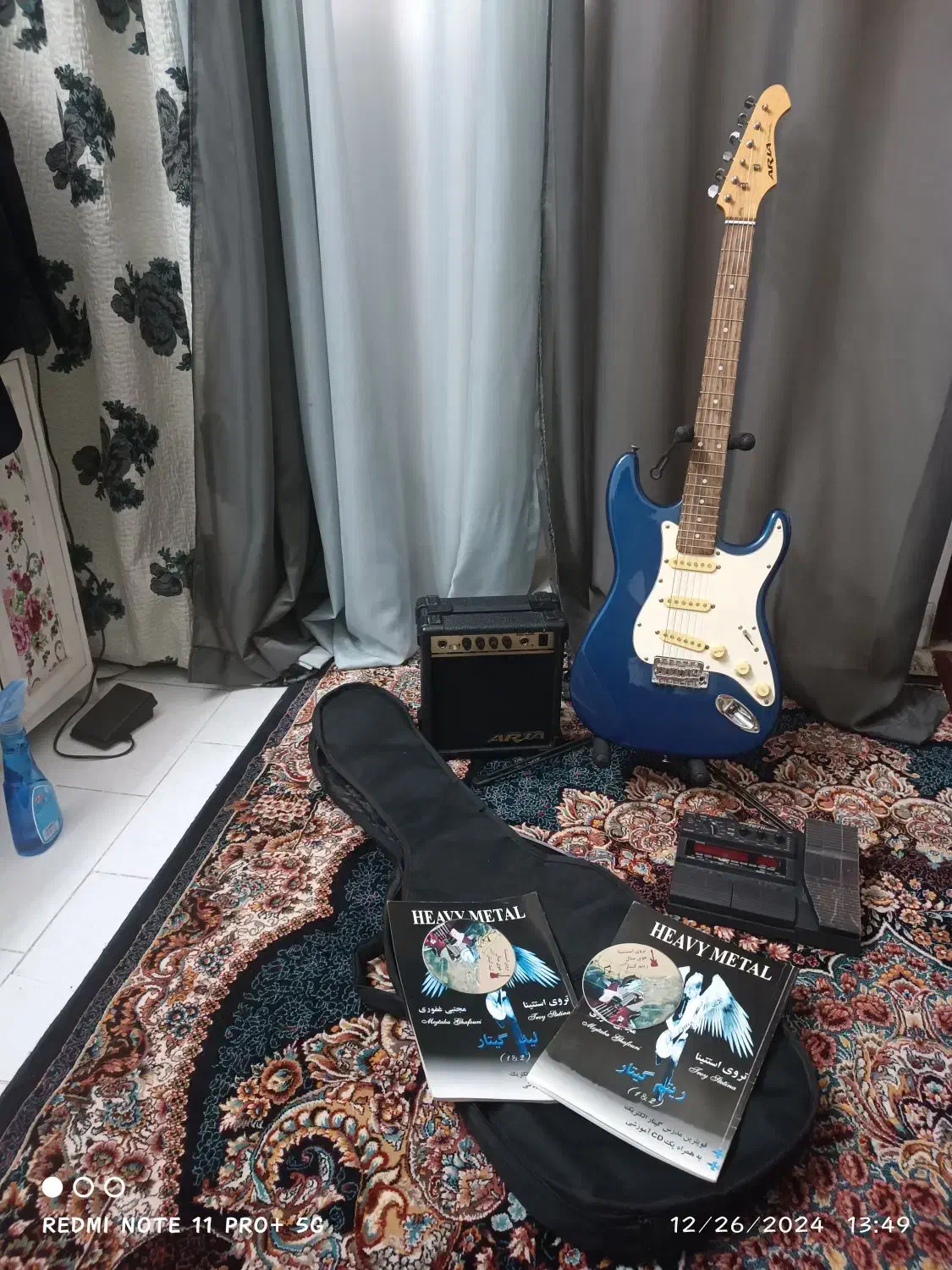 گیتار الکتریک|گیتار، بیس، امپلیفایر|سمنان, |دیوار