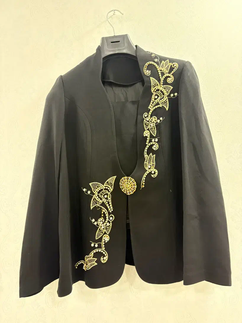 کت دامن شیک|لباس|لاهیجان, شیشه گران|دیوار