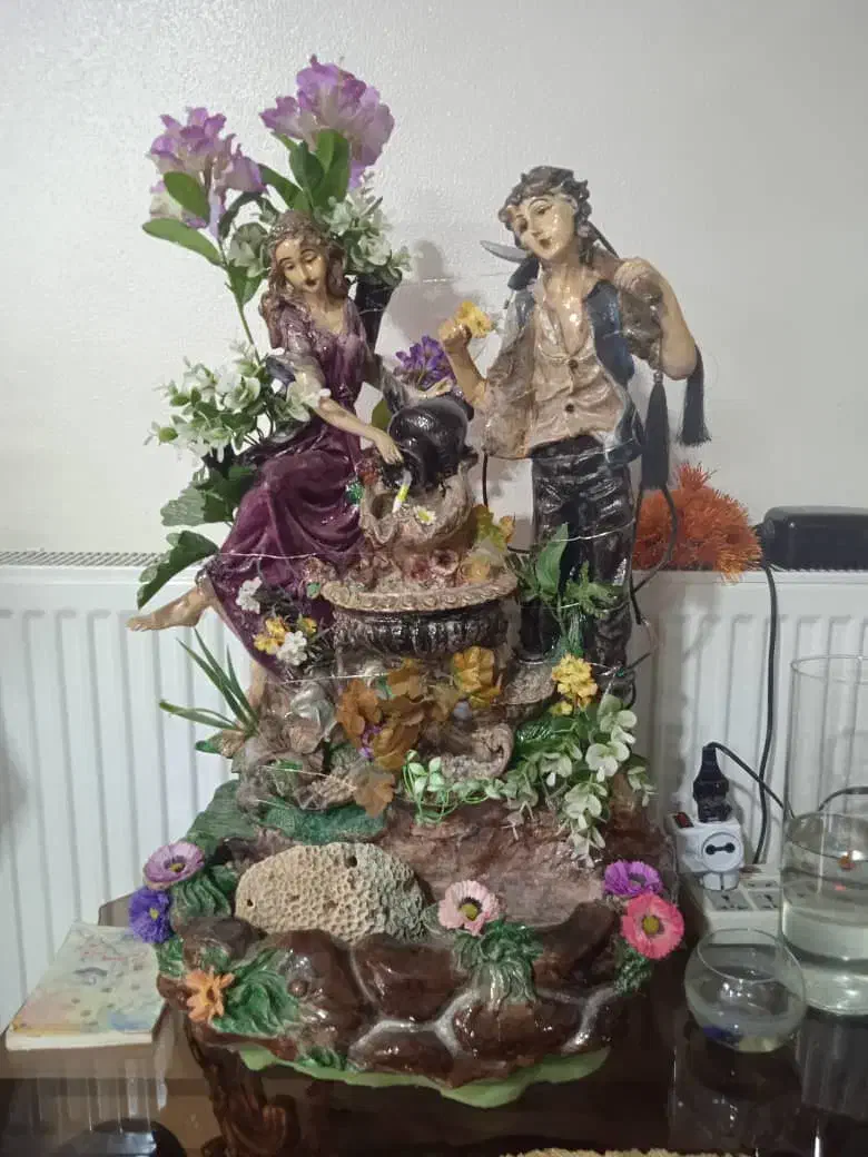 میزگالوانیزه و آبنما|میز و صندلی غذاخوری|شاهین‌شهر, نبوت|دیوار