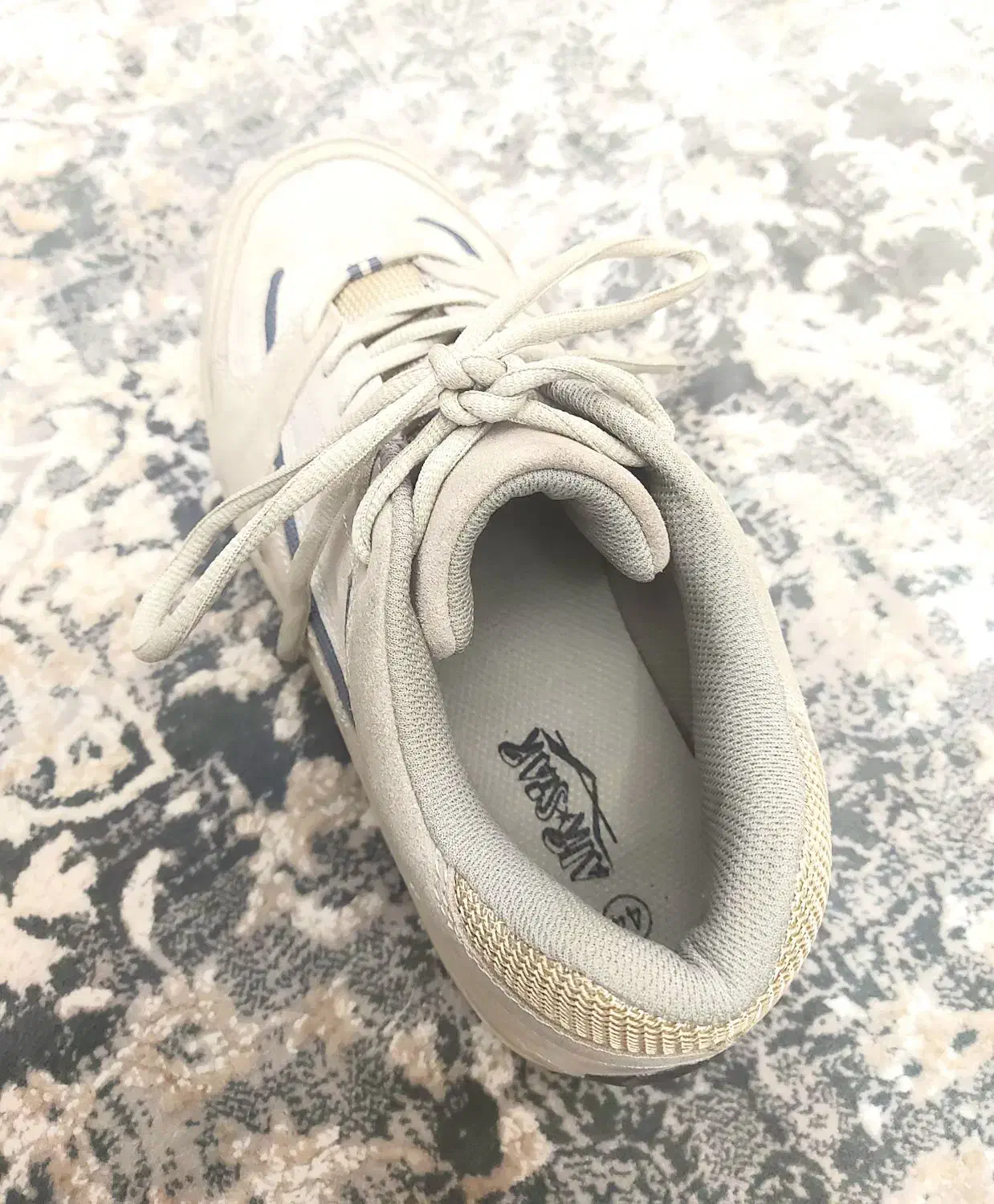 کتونی خارجی نو نو|کیف، کفش، کمربند|رشت, منظریه|دیوار