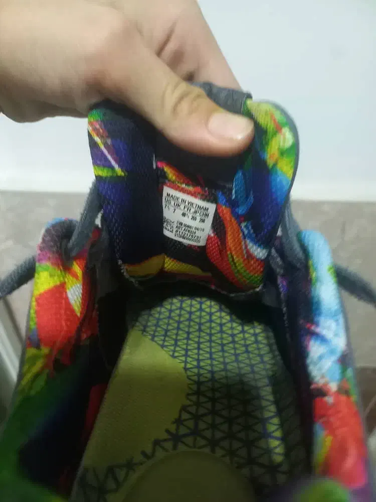 zxفلوکس|کیف، کفش، کمربند|قدس, شهر‌قدس|دیوار