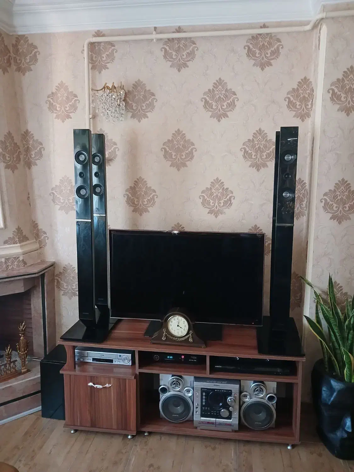 فروش میز تلویزیون|میز تلویزیون|رشت, کاکتوس|دیوار