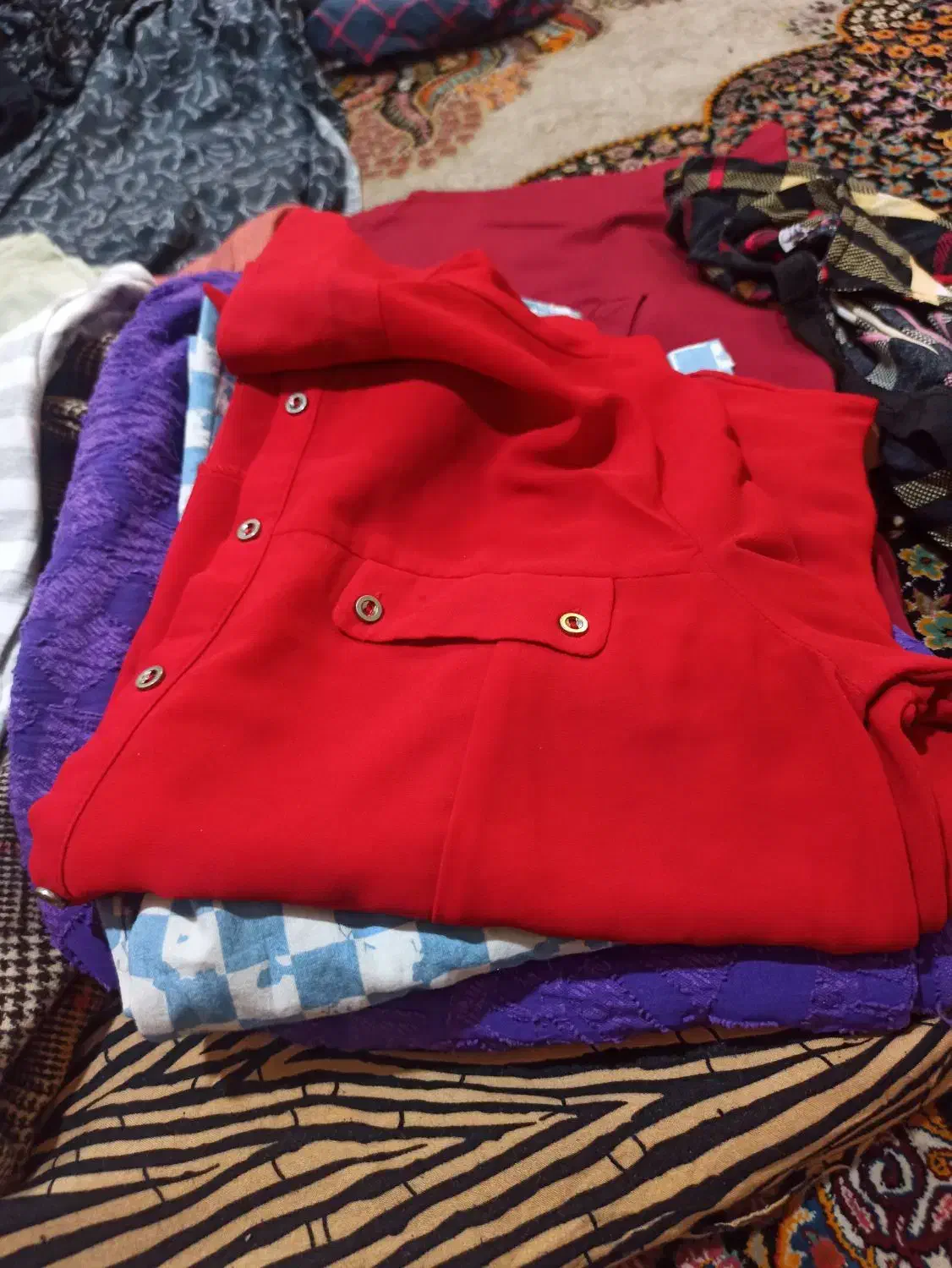 چندتیکه لباس زنانه|لباس|مشگین شهر, |دیوار