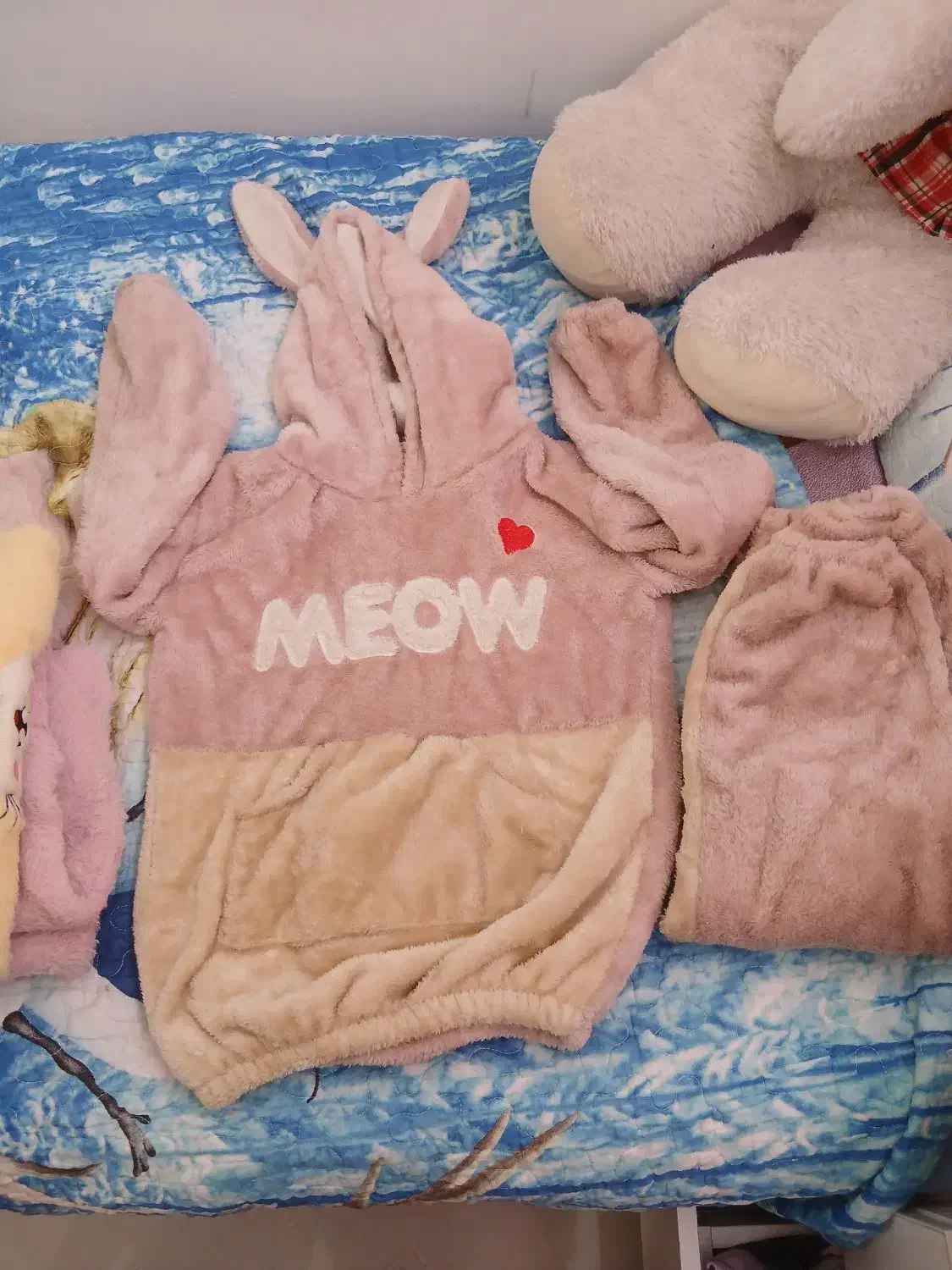 بافت دخترانه|کفش و لباس بچه|کاشمر, |دیوار