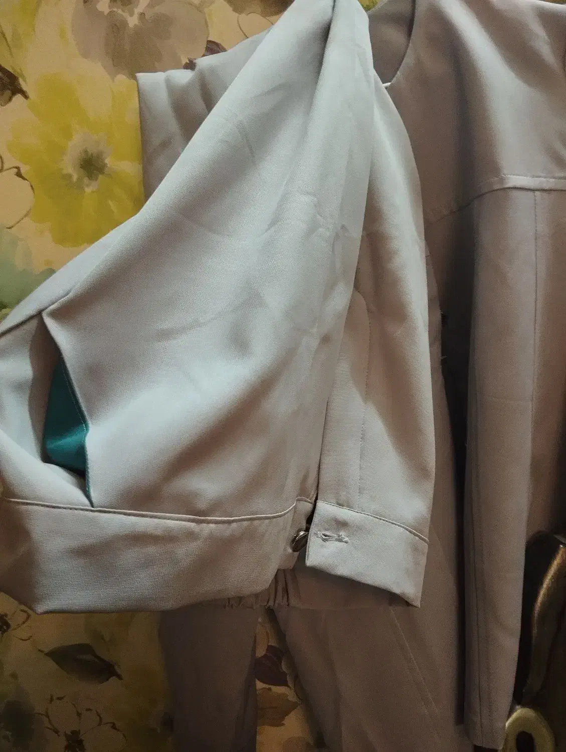 کت وشلوار|لباس|اصفهان, پوریای ولی|دیوار