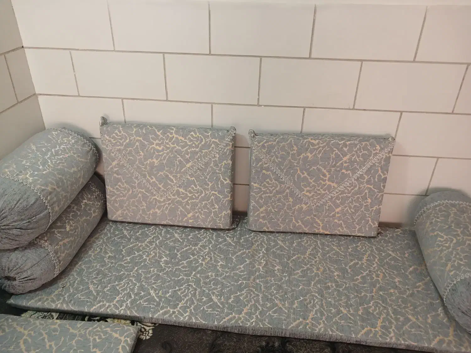 کناره پشتی|پشتی|سیرجان, |دیوار