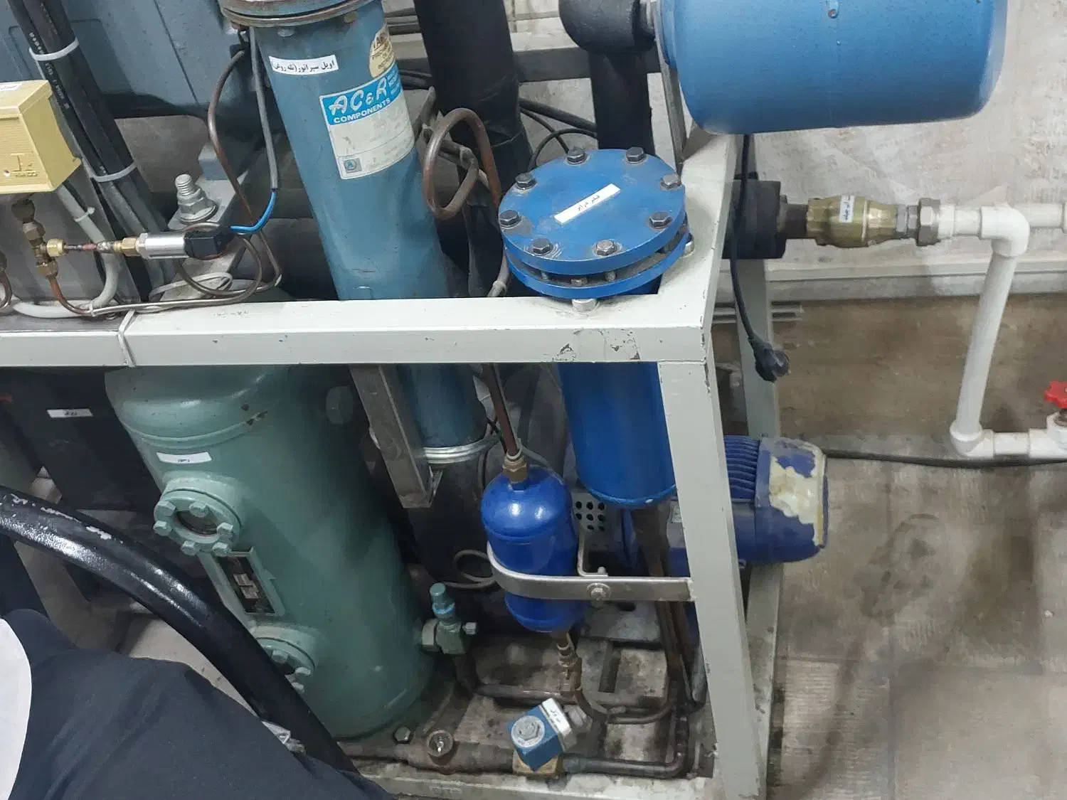 تعمیرات انواع سردخانه و چیلر|خدمات پیشه و مهارت|صفادشت, |دیوار