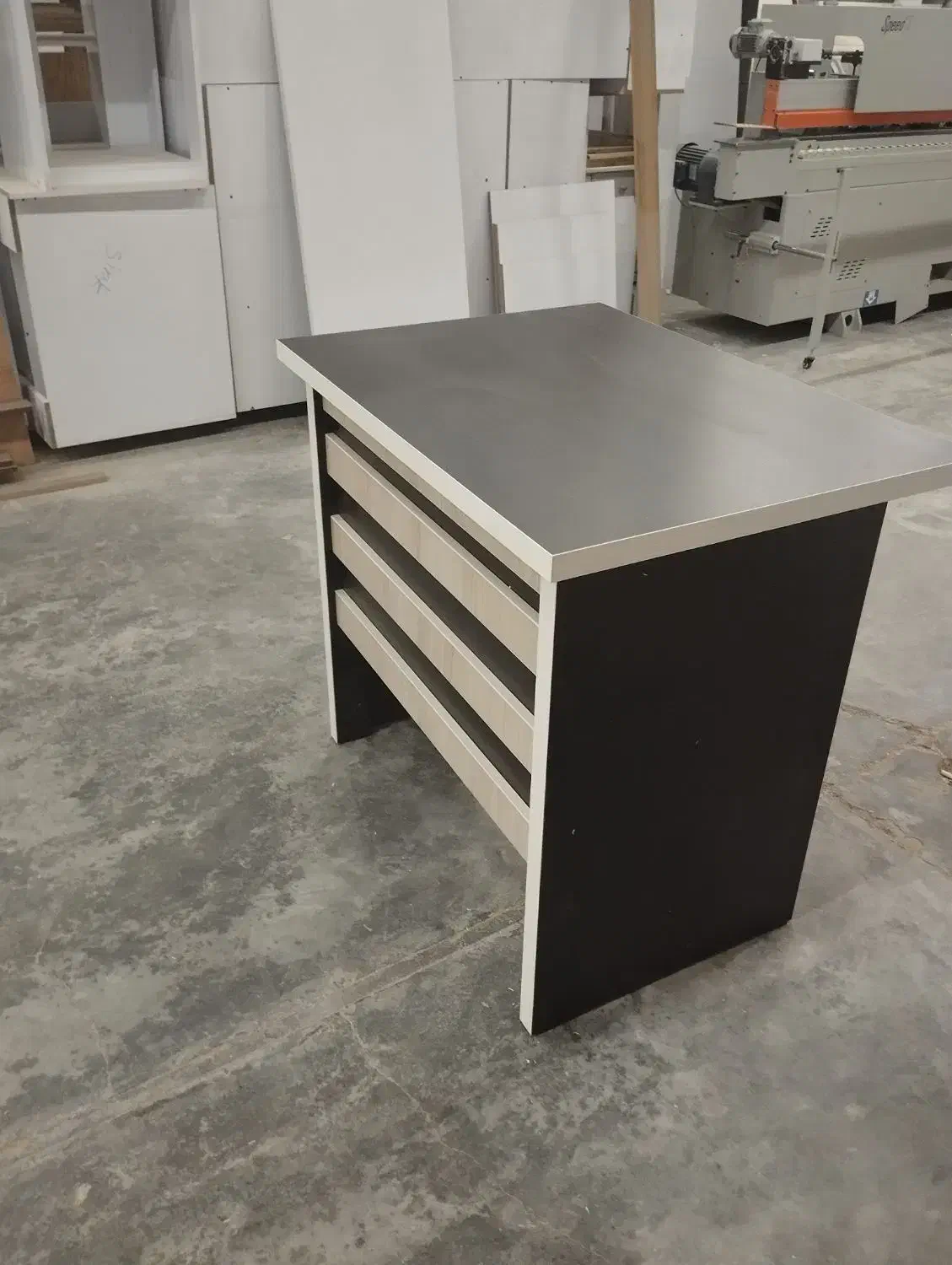 میز کارمندی|مبلمان اداری|کیش, |دیوار