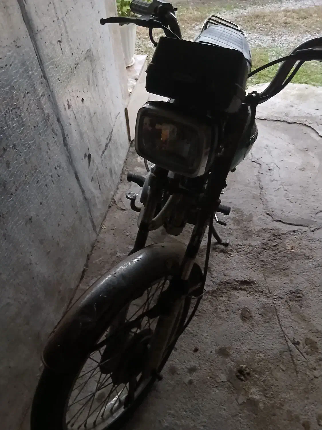 موتور|موتورسیکلت|سنگر, |دیوار