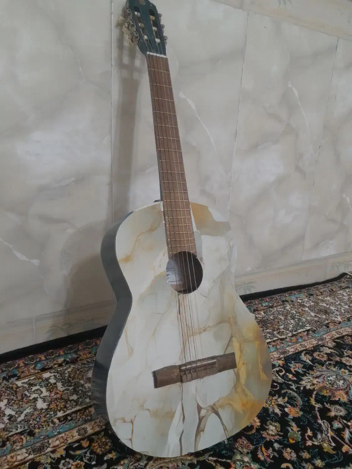 گیتار|گیتار، بیس، امپلیفایر|زمکان, |دیوار