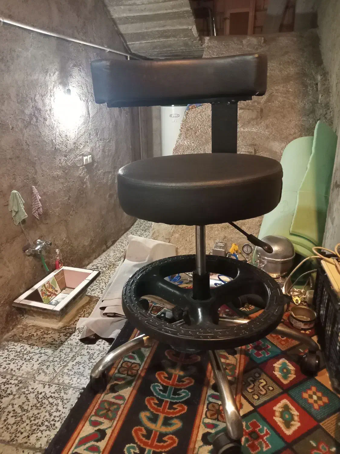 صندلی تابوره چرخدار جکدار چرمی|مبلمان اداری|ساری, |دیوار