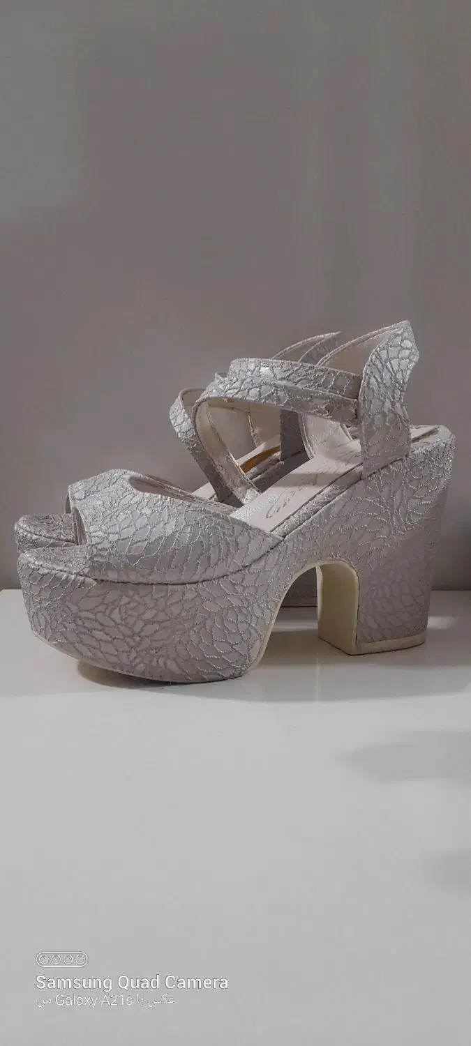 کفش نو فقط یک بار استفاده شده|کیف، کفش، کمربند|ارومیه, |دیوار